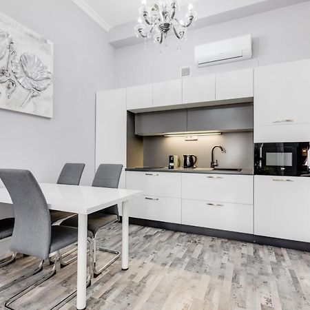 Apartment Thunovska 10 Praga Zewnętrze zdjęcie