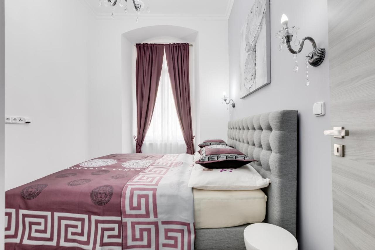 Apartment Thunovska 10 Praga Zewnętrze zdjęcie
